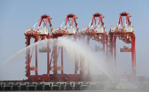 上海长滩观光塔主体结构封顶